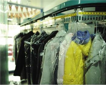 干洗劑有哪些種類？上海干洗設(shè)備公司為你解答